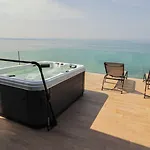 Vinci מלון 4*