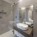 מלון Vinci 4*