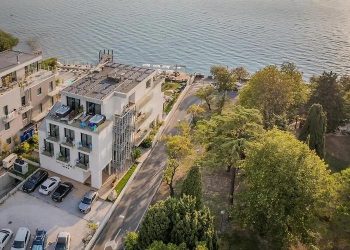 Vinci Hotel 4*