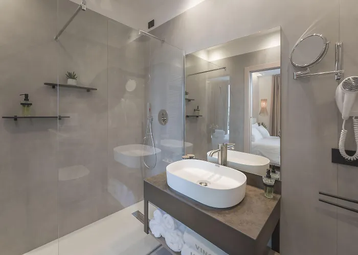 Otel Vinci 4*